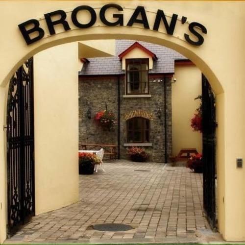 Brogans Bar & Hotel Trim Zewnętrze zdjęcie
